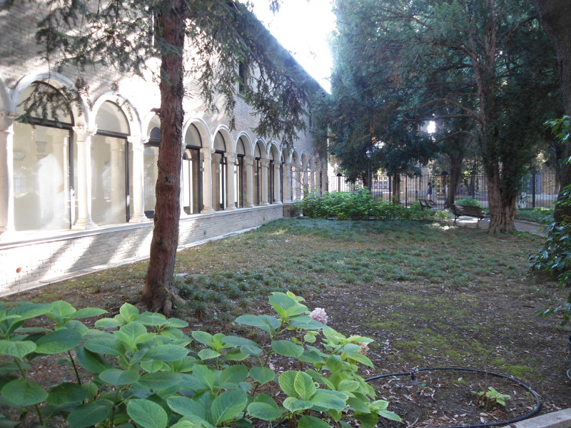 Sede della Biblioteca - giardino